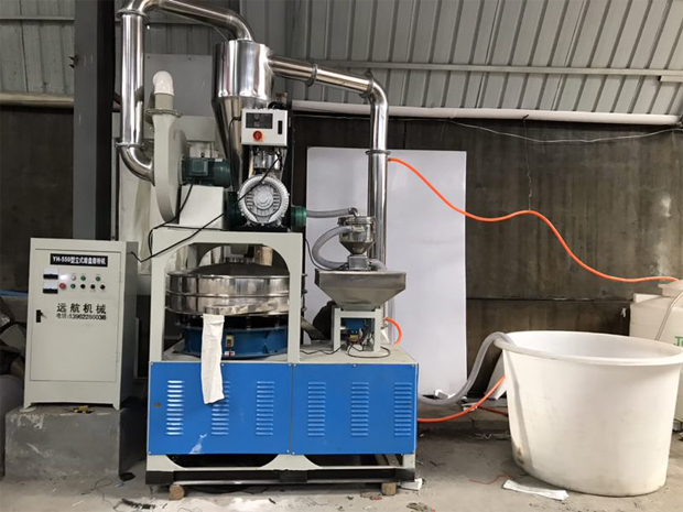 全自動(dòng)LLDPE專(zhuān)用磨粉機(jī)